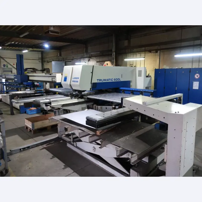 Máquinas para o processamento de chapas metálicas de espessura fina/média<br>(corte, perfuração, prensagem, dobragem)<br><font size="2">Em colaboração com a Hilco Industrial Acquisitions bv</font>-1