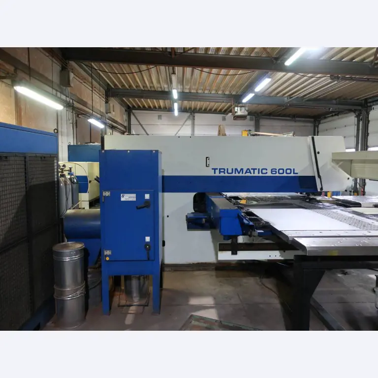 Máquinas para o processamento de chapas metálicas de espessura fina/média<br>(corte, perfuração, prensagem, dobragem)<br><font size="2">Em colaboração com a Hilco Industrial Acquisitions bv</font>-8