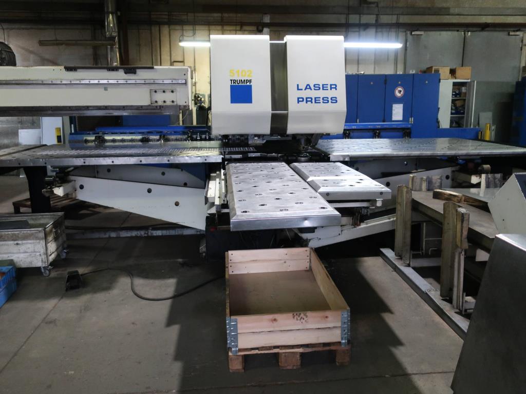 Machines for processing thin/medium thick sheet metal<br> (cutting, punching, pressing, bending)<br><font size="2">In collaboration with Hilco Industrial Acquisitions bv<br></font>-9