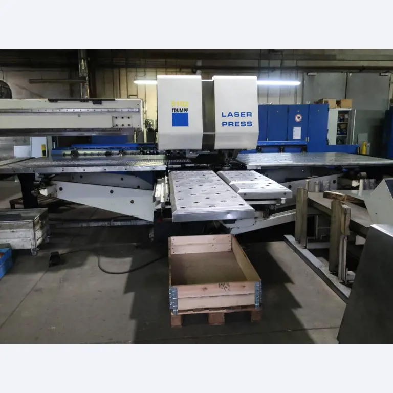 Máquinas para o processamento de chapas metálicas de espessura fina/média<br>(corte, perfuração, prensagem, dobragem)<br><font size="2">Em colaboração com a Hilco Industrial Acquisitions bv</font>-9