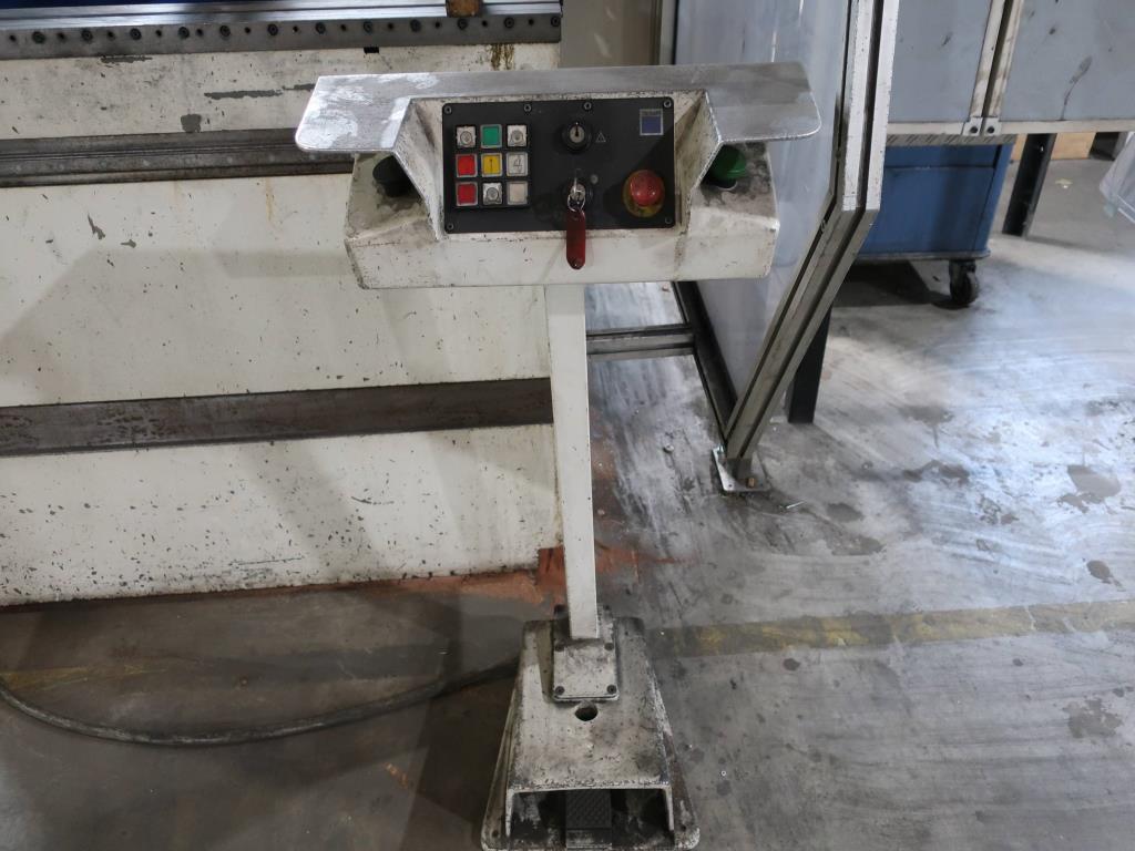 Machines for processing thin/medium thick sheet metal<br> (cutting, punching, pressing, bending)<br><font size="2">In collaboration with Hilco Industrial Acquisitions bv<br></font>-13