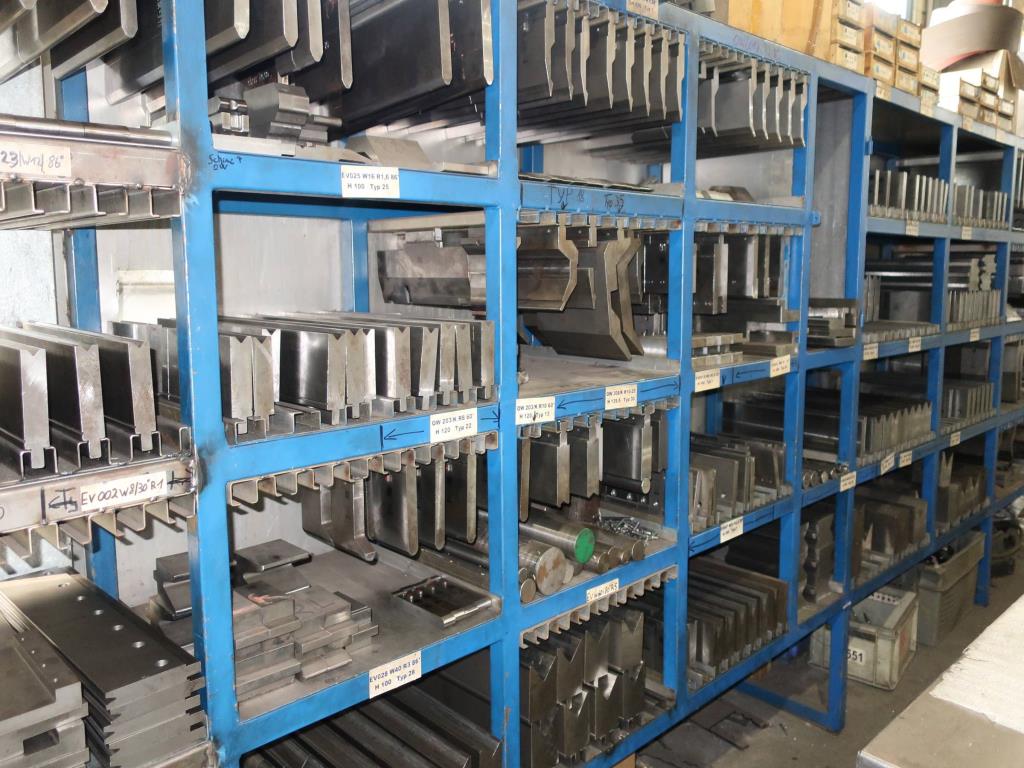 Machines for processing thin/medium thick sheet metal<br> (cutting, punching, pressing, bending)<br><font size="2">In collaboration with Hilco Industrial Acquisitions bv<br></font>-1