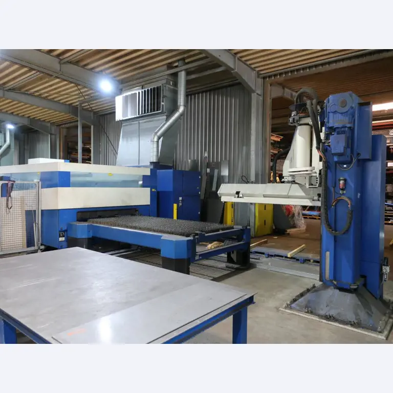 Máquinas para o processamento de chapas metálicas de espessura fina/média<br>(corte, perfuração, prensagem, dobragem)<br><font size="2">Em colaboração com a Hilco Industrial Acquisitions bv</font>-21