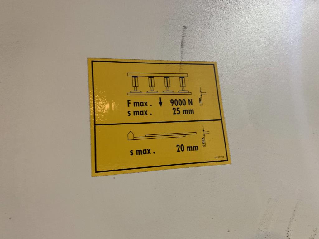 Machines for processing thin/medium thick sheet metal<br> (cutting, punching, pressing, bending)<br><font size="2">In collaboration with Hilco Industrial Acquisitions bv<br></font>-21