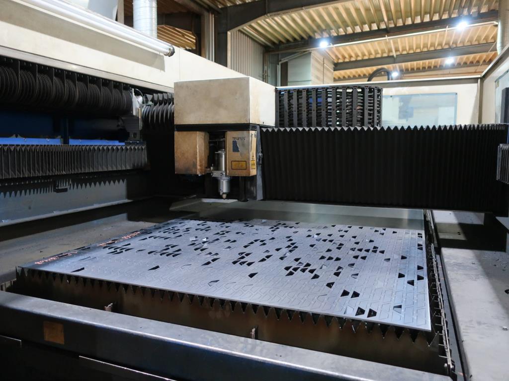 Machines for processing thin/medium thick sheet metal<br> (cutting, punching, pressing, bending)<br><font size="2">In collaboration with Hilco Industrial Acquisitions bv<br></font>-5