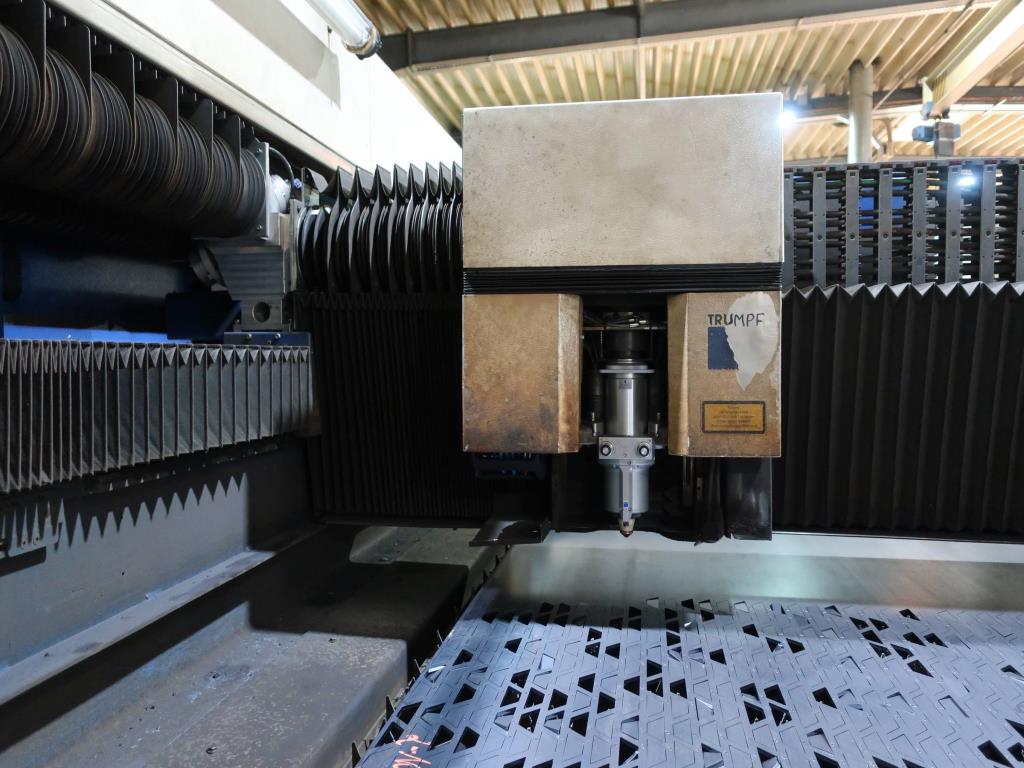 Machines for processing thin/medium thick sheet metal<br> (cutting, punching, pressing, bending)<br><font size="2">In collaboration with Hilco Industrial Acquisitions bv<br></font>-6