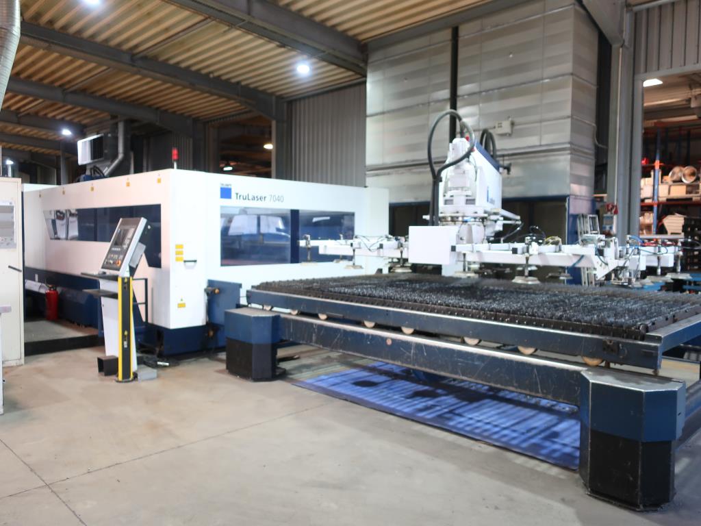 Machines for processing thin/medium thick sheet metal<br> (cutting, punching, pressing, bending)<br><font size="2">In collaboration with Hilco Industrial Acquisitions bv<br></font>-1
