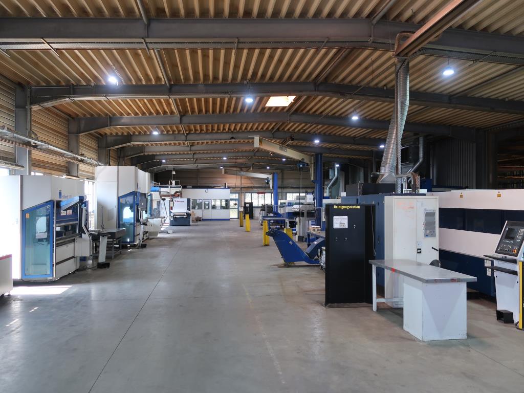 Machines for processing thin/medium thick sheet metal<br> (cutting, punching, pressing, bending)<br><font size="2">In collaboration with Hilco Industrial Acquisitions bv<br></font>-33