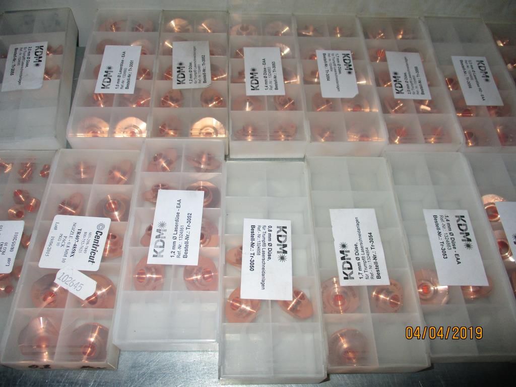 Maschinen zur Bearbeitung von dünnen/mittelstarken Blechen<br>(Schneiden, Stanzen, Pressen, Biegen)<br><font size="2">In Zusammenarbeit m. Hilco Industrial Acquisitions bv</font>-3