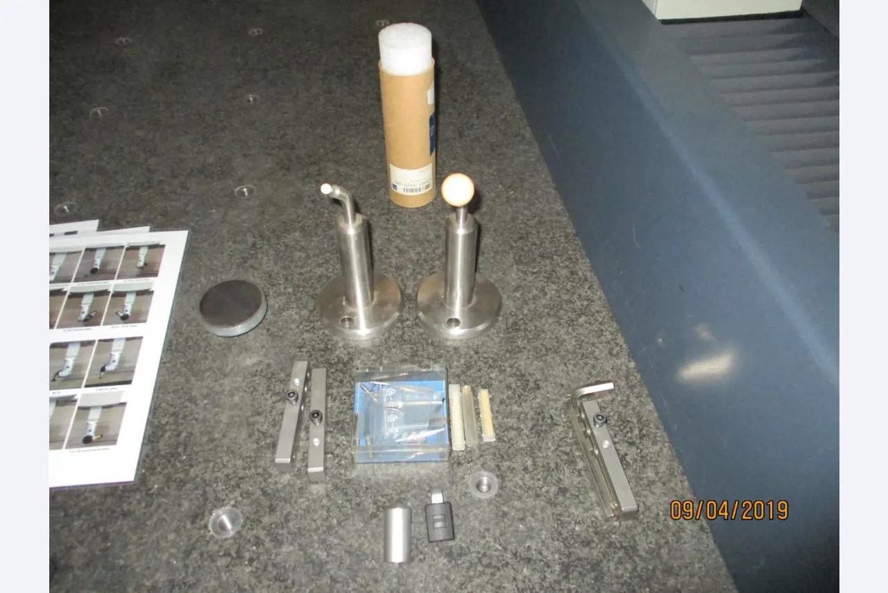 Máquinas para o processamento de chapas metálicas de espessura fina/média<br>(corte, perfuração, prensagem, dobragem)<br><font size="2">Em colaboração com a Hilco Industrial Acquisitions bv</font>-8