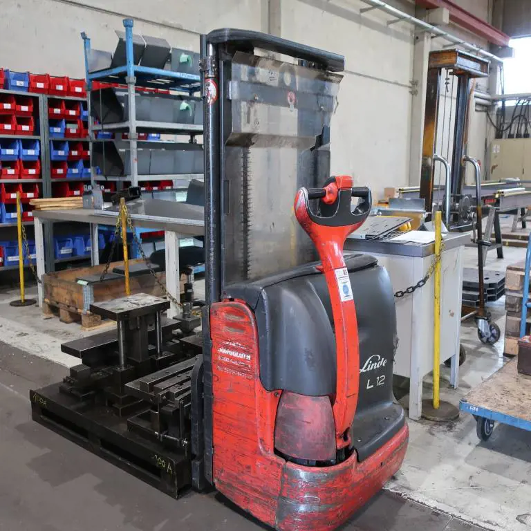 electr. hand-guided high-lift truck (1) Linde L 12