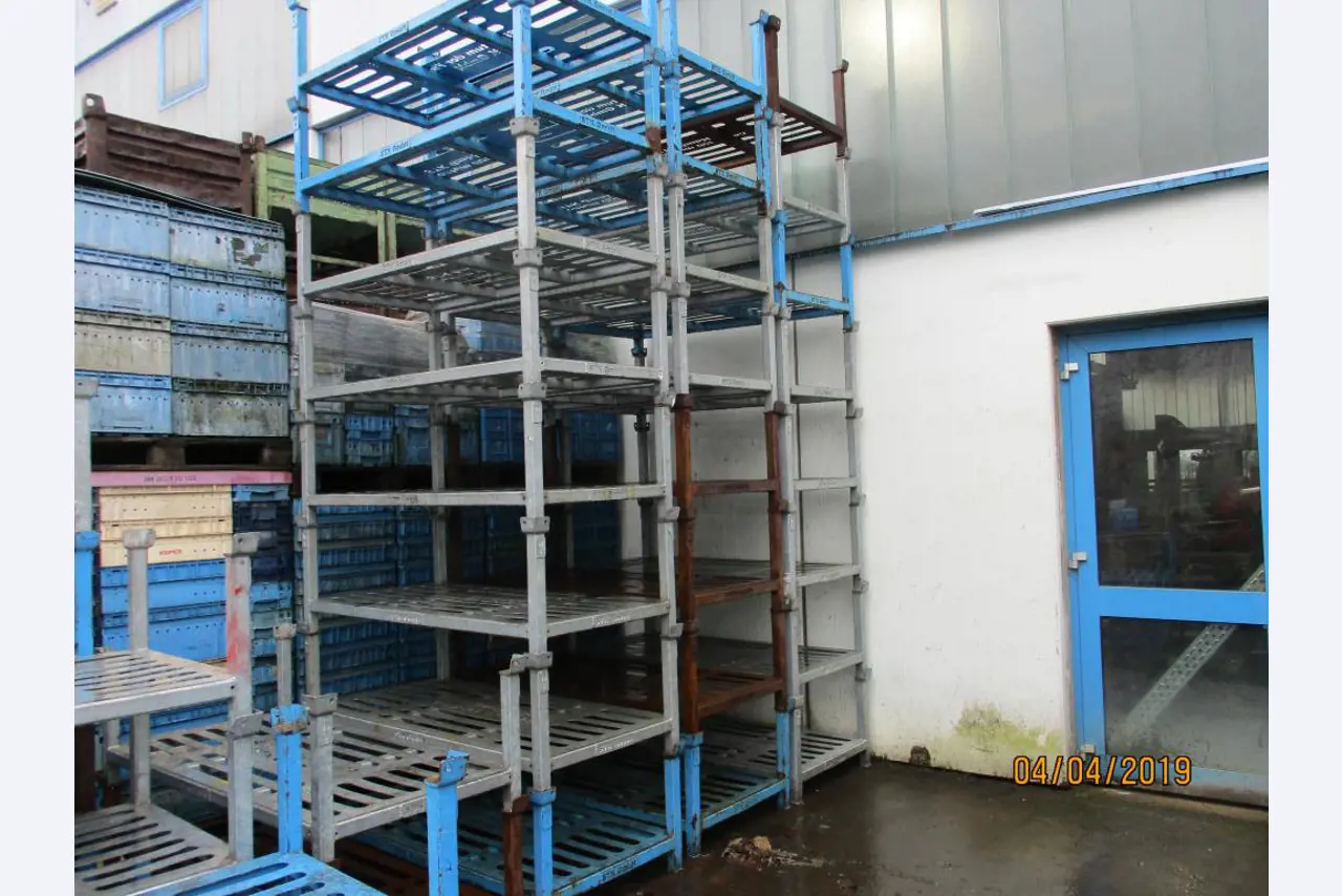 Máquinas para o processamento de chapas metálicas de espessura fina/média<br>(corte, perfuração, prensagem, dobragem)<br><font size="2">Em colaboração com a Hilco Industrial Acquisitions bv</font>-2