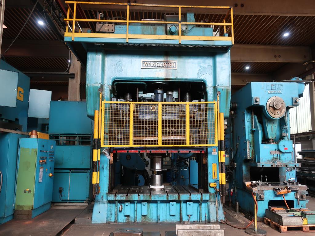 Machines for processing thin/medium thick sheet metal<br> (cutting, punching, pressing, bending)<br><font size="2">In collaboration with Hilco Industrial Acquisitions bv<br></font>-12