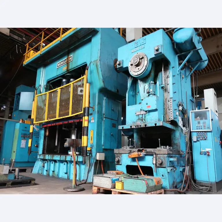 Máquinas para o processamento de chapas metálicas de espessura fina/média<br>(corte, perfuração, prensagem, dobragem)<br><font size="2">Em colaboração com a Hilco Industrial Acquisitions bv</font>-12