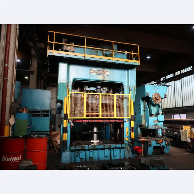 Máquinas para o processamento de chapas metálicas de espessura fina/média<br>(corte, perfuração, prensagem, dobragem)<br><font size="2">Em colaboração com a Hilco Industrial Acquisitions bv</font>-3