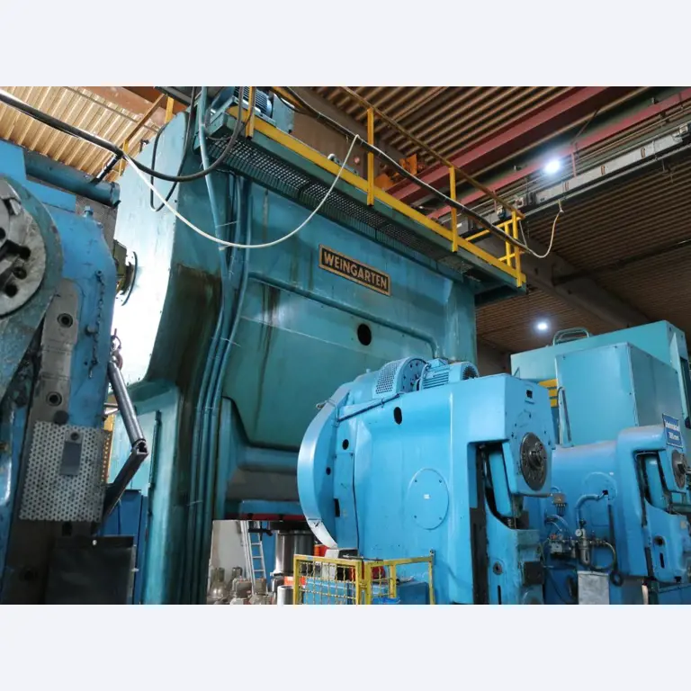 Máquinas para o processamento de chapas metálicas de espessura fina/média<br>(corte, perfuração, prensagem, dobragem)<br><font size="2">Em colaboração com a Hilco Industrial Acquisitions bv</font>-7