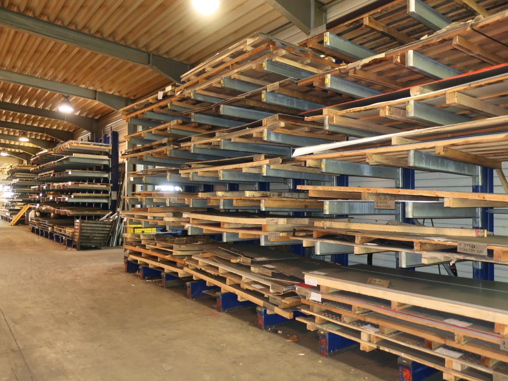 Machines for processing thin/medium thick sheet metal<br> (cutting, punching, pressing, bending)<br><font size="2">In collaboration with Hilco Industrial Acquisitions bv<br></font>-1