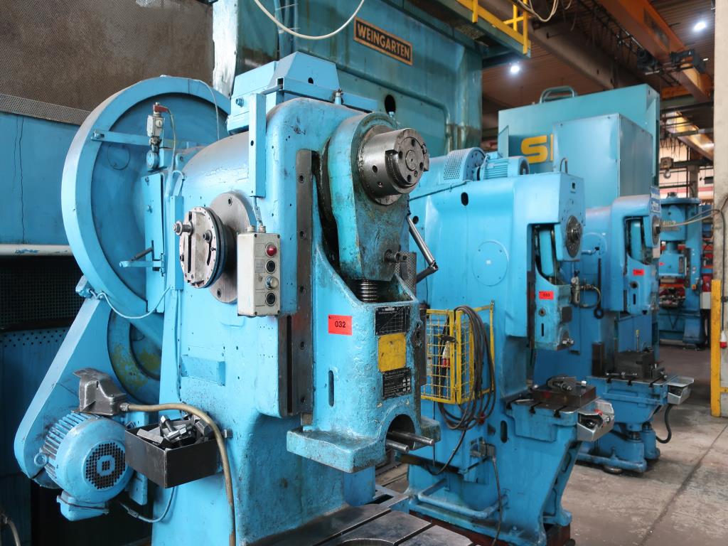 Machines for processing thin/medium thick sheet metal<br> (cutting, punching, pressing, bending)<br><font size="2">In collaboration with Hilco Industrial Acquisitions bv<br></font>-6