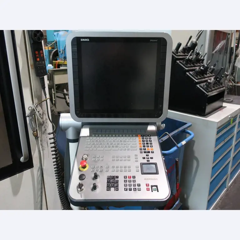 Máquinas para o processamento de chapas metálicas de espessura fina/média<br>(corte, perfuração, prensagem, dobragem)<br><font size="2">Em colaboração com a Hilco Industrial Acquisitions bv</font>-4