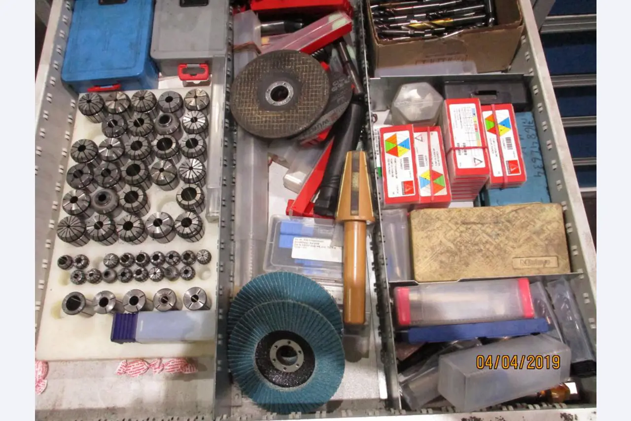 Machines for processing thin/medium thick sheet metal<br> (cutting, punching, pressing, bending)<br><font size="2">In collaboration with Hilco Industrial Acquisitions bv<br></font>-2