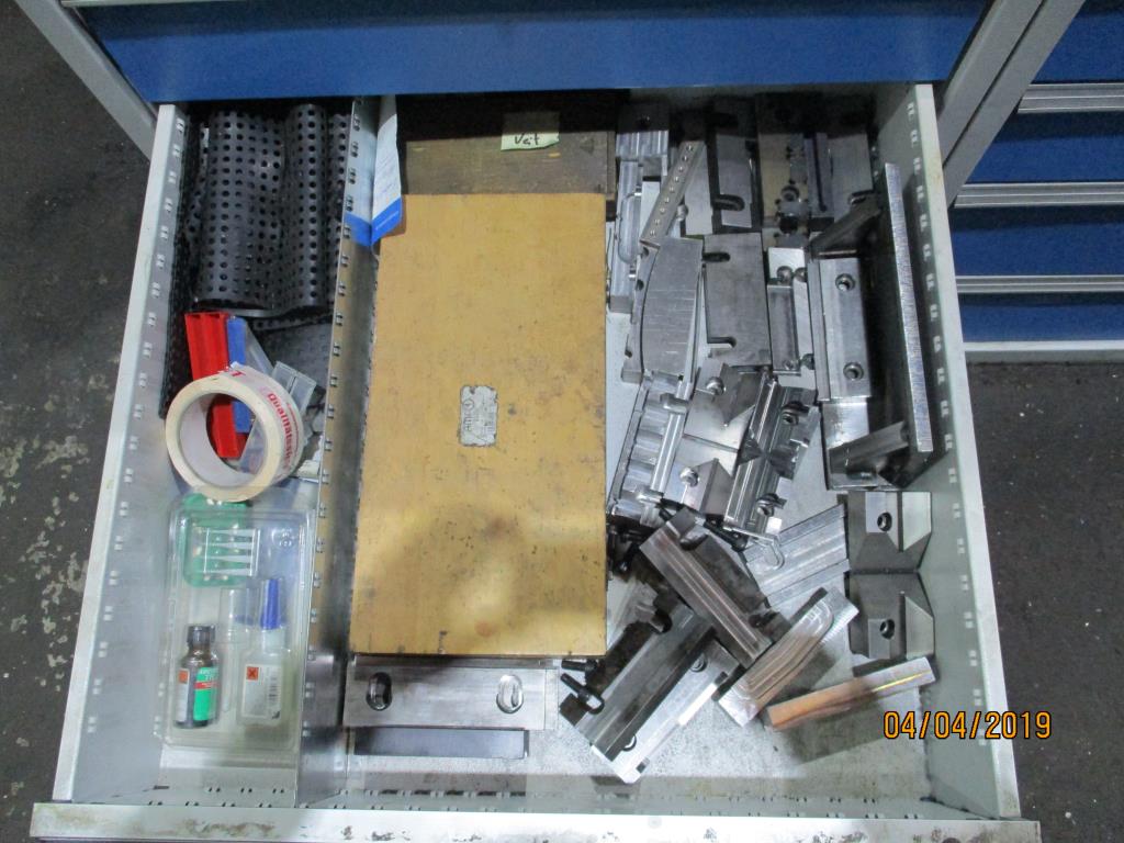 Machines for processing thin/medium thick sheet metal<br> (cutting, punching, pressing, bending)<br><font size="2">In collaboration with Hilco Industrial Acquisitions bv<br></font>-4