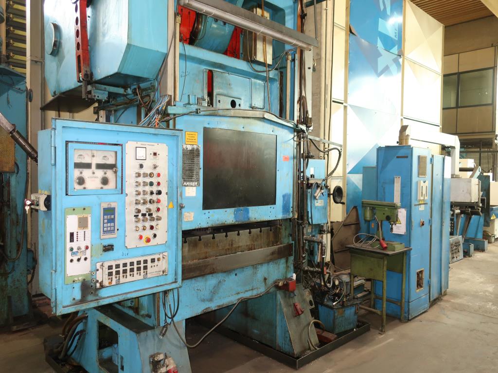 Machines for processing thin/medium thick sheet metal<br> (cutting, punching, pressing, bending)<br><font size="2">In collaboration with Hilco Industrial Acquisitions bv<br></font>-1