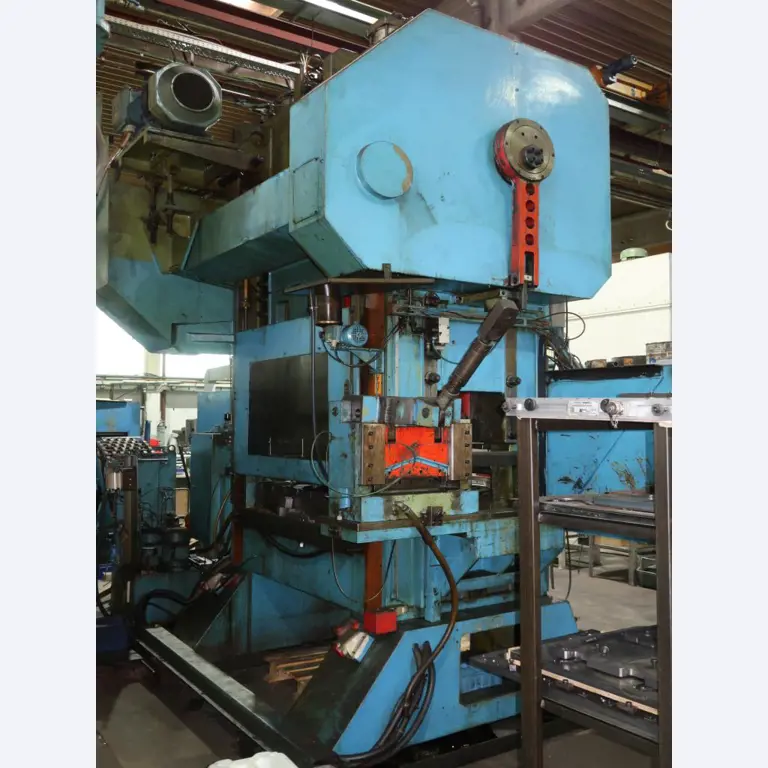 Máquinas para o processamento de chapas metálicas de espessura fina/média<br>(corte, perfuração, prensagem, dobragem)<br><font size="2">Em colaboração com a Hilco Industrial Acquisitions bv</font>-8