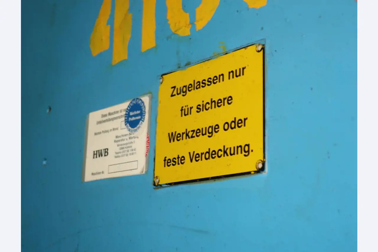Machines for processing thin/medium thick sheet metal<br> (cutting, punching, pressing, bending)<br><font size="2">In collaboration with Hilco Industrial Acquisitions bv<br></font>-3