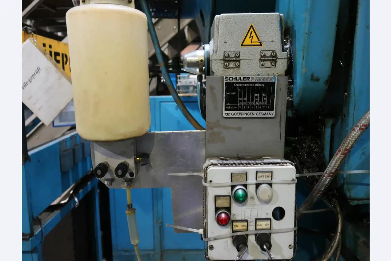 Machines for processing thin/medium thick sheet metal<br> (cutting, punching, pressing, bending)<br><font size="2">In collaboration with Hilco Industrial Acquisitions bv<br></font>-6