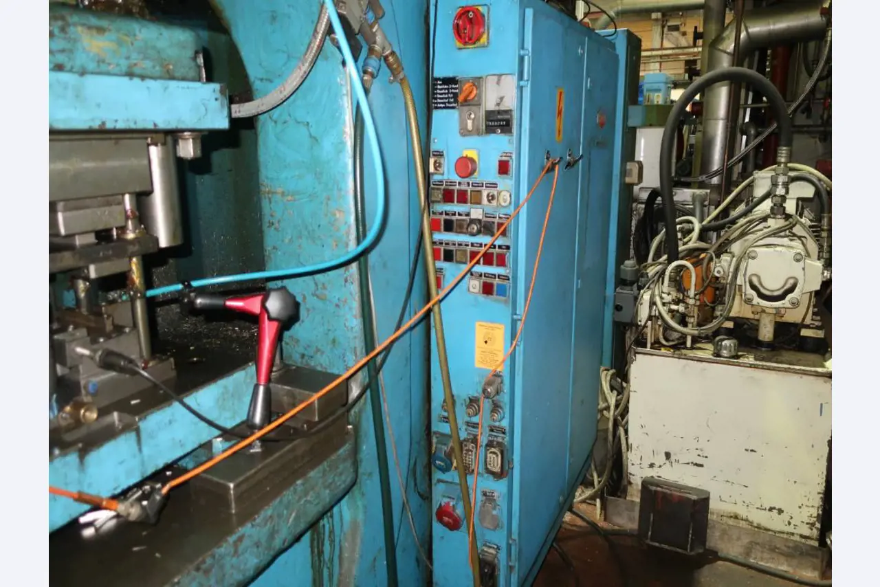 Machines for processing thin/medium thick sheet metal<br> (cutting, punching, pressing, bending)<br><font size="2">In collaboration with Hilco Industrial Acquisitions bv<br></font>-7