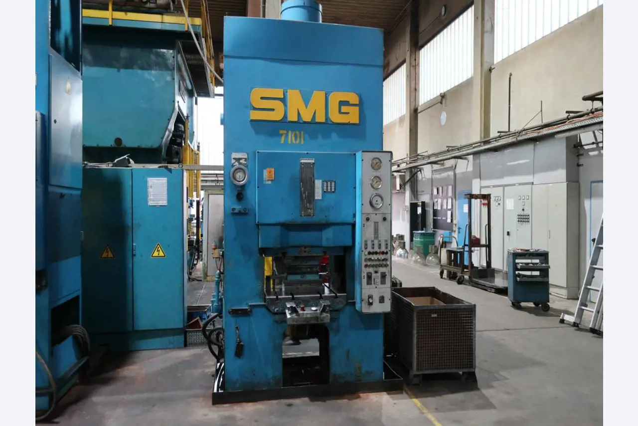 Machines for processing thin/medium thick sheet metal<br> (cutting, punching, pressing, bending)<br><font size="2">In collaboration with Hilco Industrial Acquisitions bv<br></font>-2