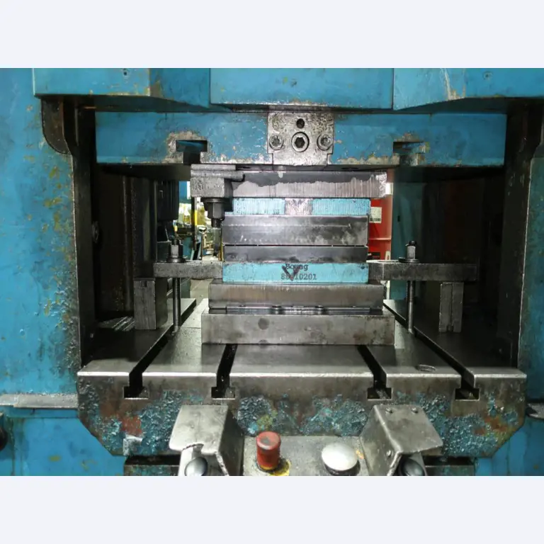 Machines for processing thin/medium thick sheet metal<br> (cutting, punching, pressing, bending)<br><font size="2">In collaboration with Hilco Industrial Acquisitions bv<br></font>-4
