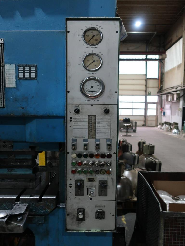 Machines for processing thin/medium thick sheet metal<br> (cutting, punching, pressing, bending)<br><font size="2">In collaboration with Hilco Industrial Acquisitions bv<br></font>-6