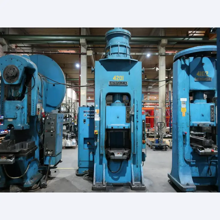 Máquinas para o processamento de chapas metálicas de espessura fina/média<br>(corte, perfuração, prensagem, dobragem)<br><font size="2">Em colaboração com a Hilco Industrial Acquisitions bv</font>-1