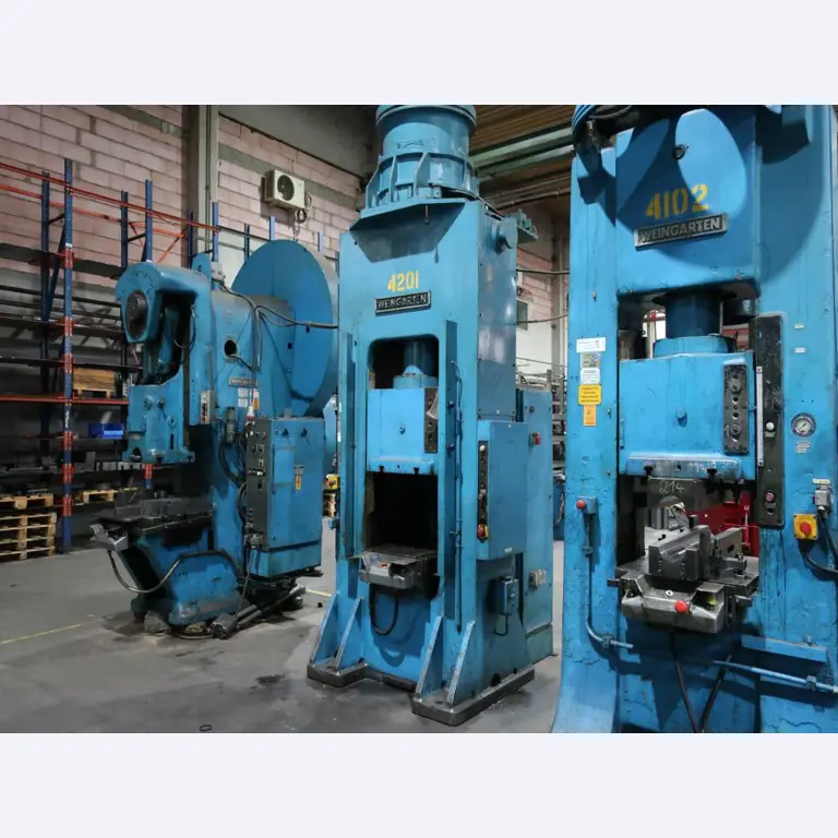 Máquinas para o processamento de chapas metálicas de espessura fina/média<br>(corte, perfuração, prensagem, dobragem)<br><font size="2">Em colaboração com a Hilco Industrial Acquisitions bv</font>-3