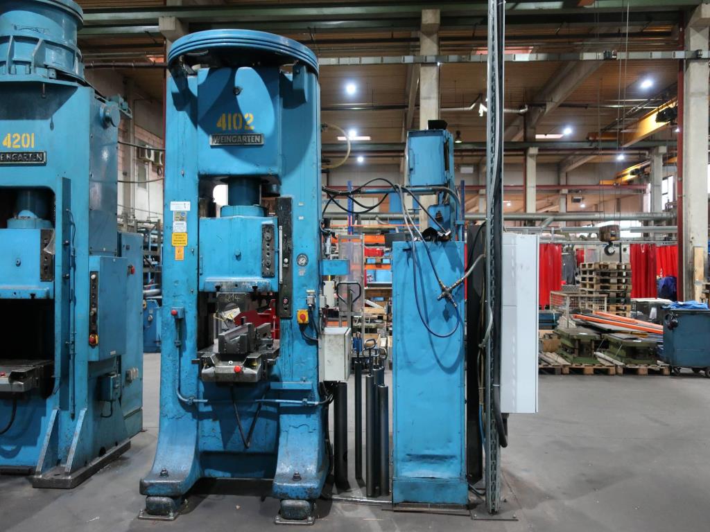 Machines for processing thin/medium thick sheet metal<br> (cutting, punching, pressing, bending)<br><font size="2">In collaboration with Hilco Industrial Acquisitions bv<br></font>-1