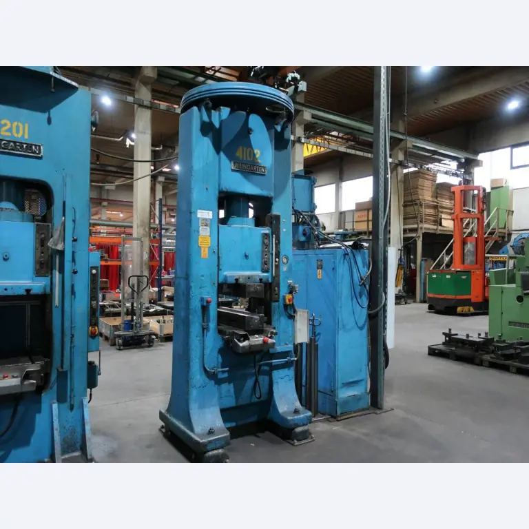 Máquinas para o processamento de chapas metálicas de espessura fina/média<br>(corte, perfuração, prensagem, dobragem)<br><font size="2">Em colaboração com a Hilco Industrial Acquisitions bv</font>-3