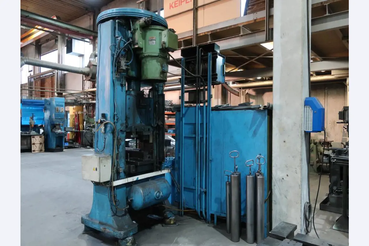 Machines for processing thin/medium thick sheet metal<br> (cutting, punching, pressing, bending)<br><font size="2">In collaboration with Hilco Industrial Acquisitions bv<br></font>-3