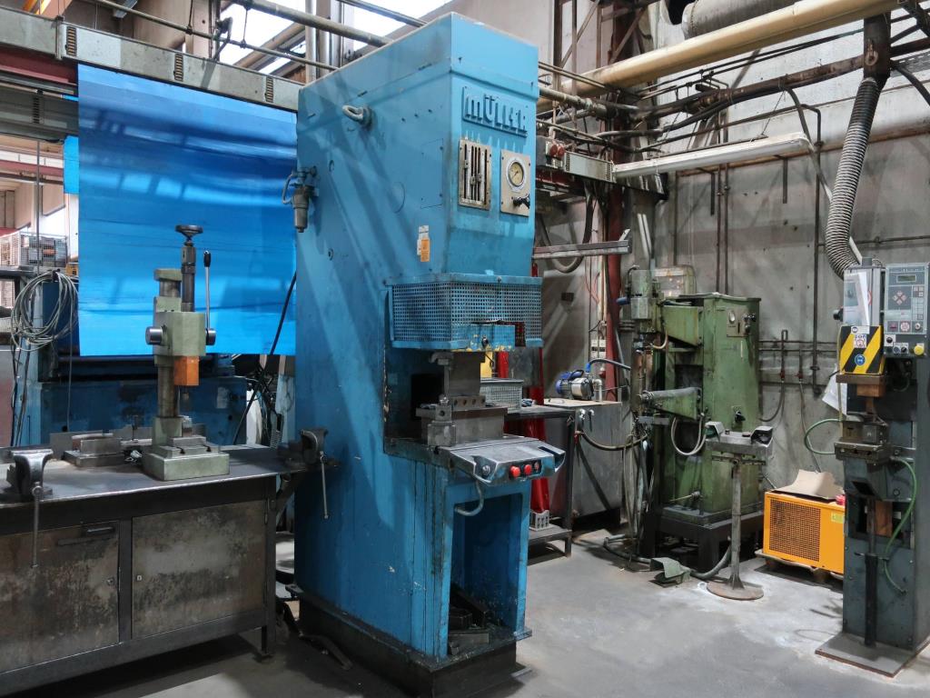 Machines for processing thin/medium thick sheet metal<br> (cutting, punching, pressing, bending)<br><font size="2">In collaboration with Hilco Industrial Acquisitions bv<br></font>-2