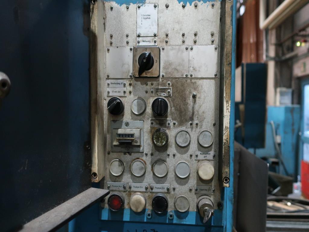 Machines for processing thin/medium thick sheet metal<br> (cutting, punching, pressing, bending)<br><font size="2">In collaboration with Hilco Industrial Acquisitions bv<br></font>-4