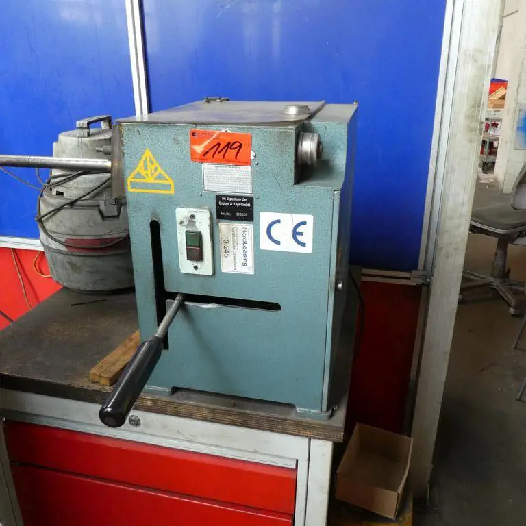 2 Short and length grinding machines Lee Yang