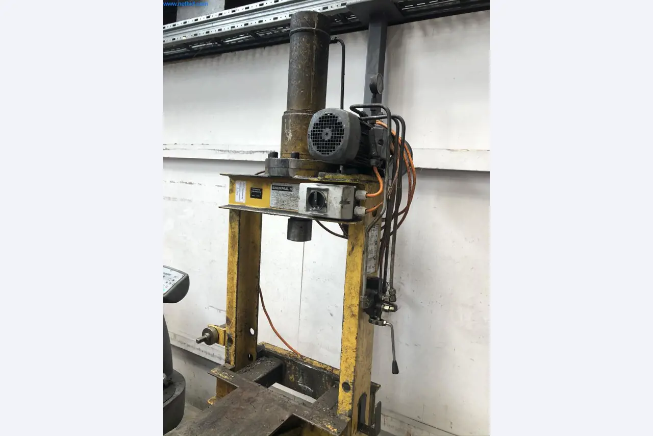 Machinery and equipment (Aluminium diecasting cells from the closing of a large automotive supplier)-2