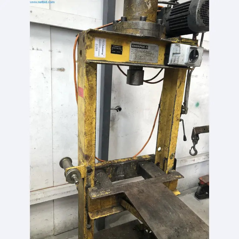 Machinery and equipment (Aluminium diecasting cells from the closing of a large automotive supplier)-4