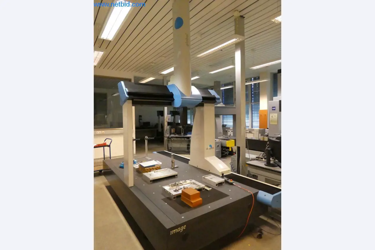 Máquinas e sistemas (fundição injectada de alumínio para a indústria automóvel e de fornecimento automóvel)-1