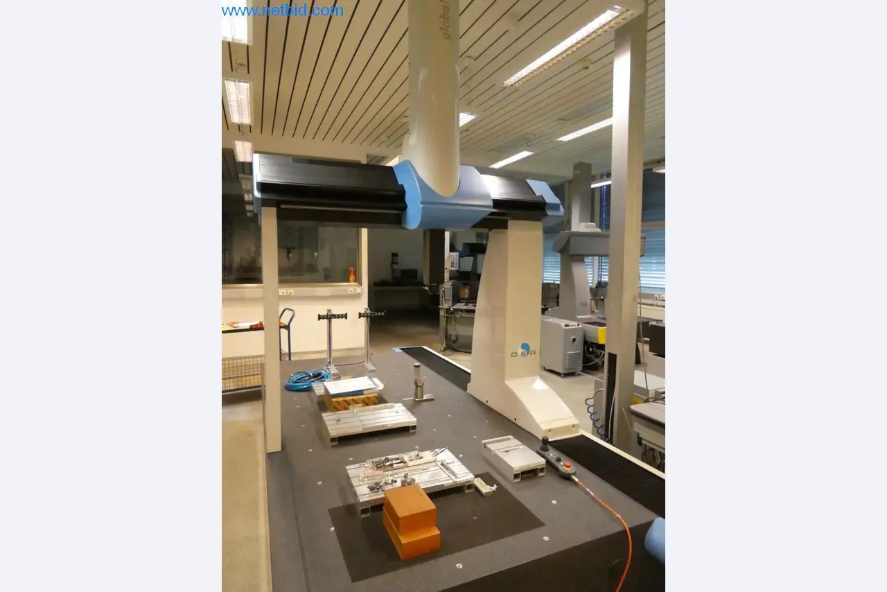 Máquinas e sistemas (fundição injectada de alumínio para a indústria automóvel e de fornecimento automóvel)-2