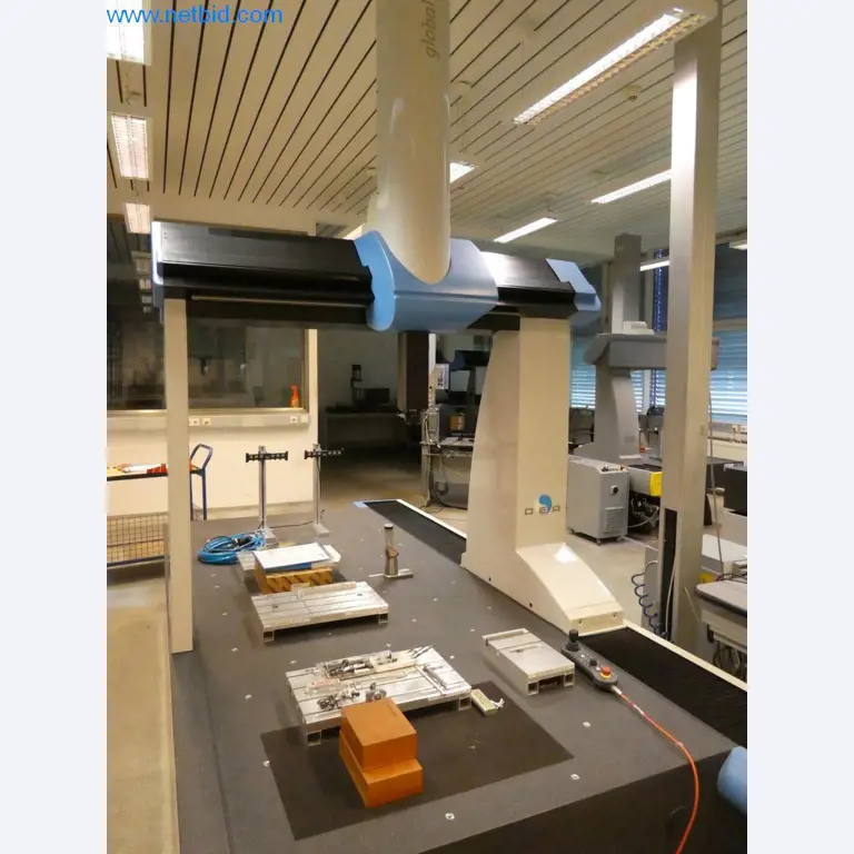 Máquinas e sistemas (fundição injectada de alumínio para a indústria automóvel e de fornecimento automóvel)-2