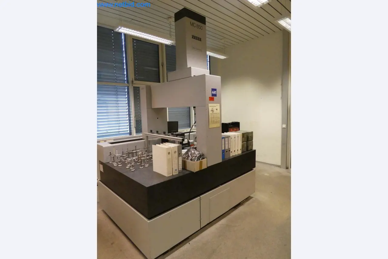 Máquinas e sistemas (fundição injectada de alumínio para a indústria automóvel e de fornecimento automóvel)-1