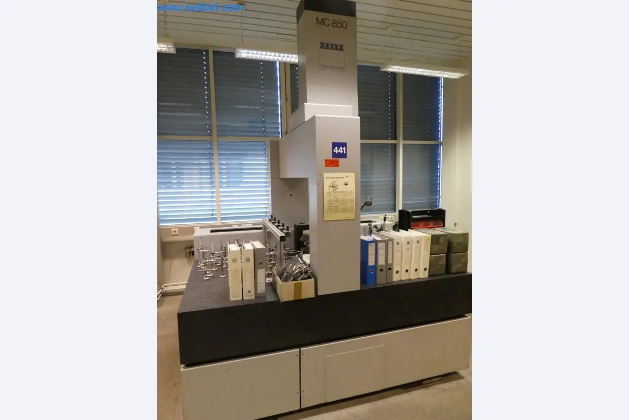 Máquinas e sistemas (fundição injectada de alumínio para a indústria automóvel e de fornecimento automóvel)-2