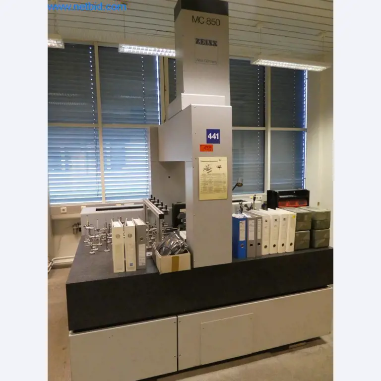 Máquinas e sistemas (fundição injectada de alumínio para a indústria automóvel e de fornecimento automóvel)-2