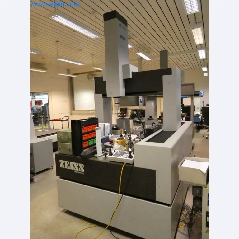 Máquinas e sistemas (fundição injectada de alumínio para a indústria automóvel e de fornecimento automóvel)-6